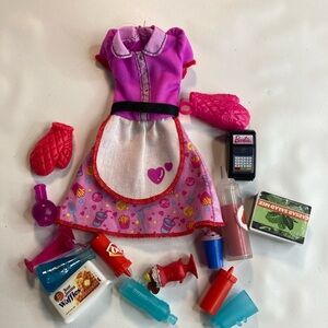 Barbie fashion doll vintage dress apron kitchen accessories food